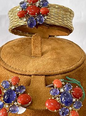 18 carat gold , lapis and coral cabochon necklace, earrings and bangle set